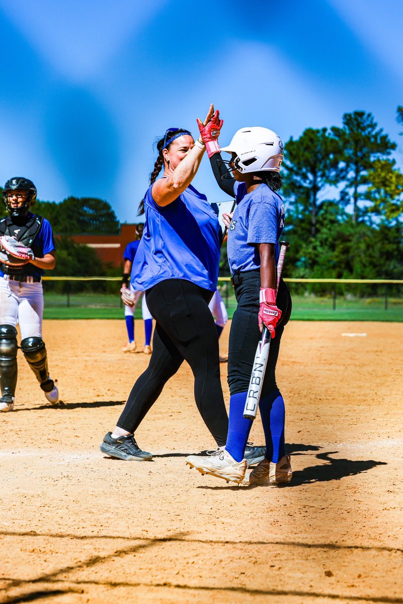 kaym_meadows's tweet photo. Lady Dukes Team Camp 2026 was a success! Had so much fun meeting my team and being coached by some of the best!! Also caught some good barrels during our scrimmages! Counting down the days until fall season starts!💙 #BlueMagic
@LDNBryant @LadyDukesBurden @LadyDukesLamar @SBRRetweets @SoftballAmerica @PrepSoftball @DiamondAddicts
@THEWOWSB @LineDsoftball
@ExtraInningSB @tagupSoftball
@MidwestPremierS @CommitBoundSB
@D1Softball