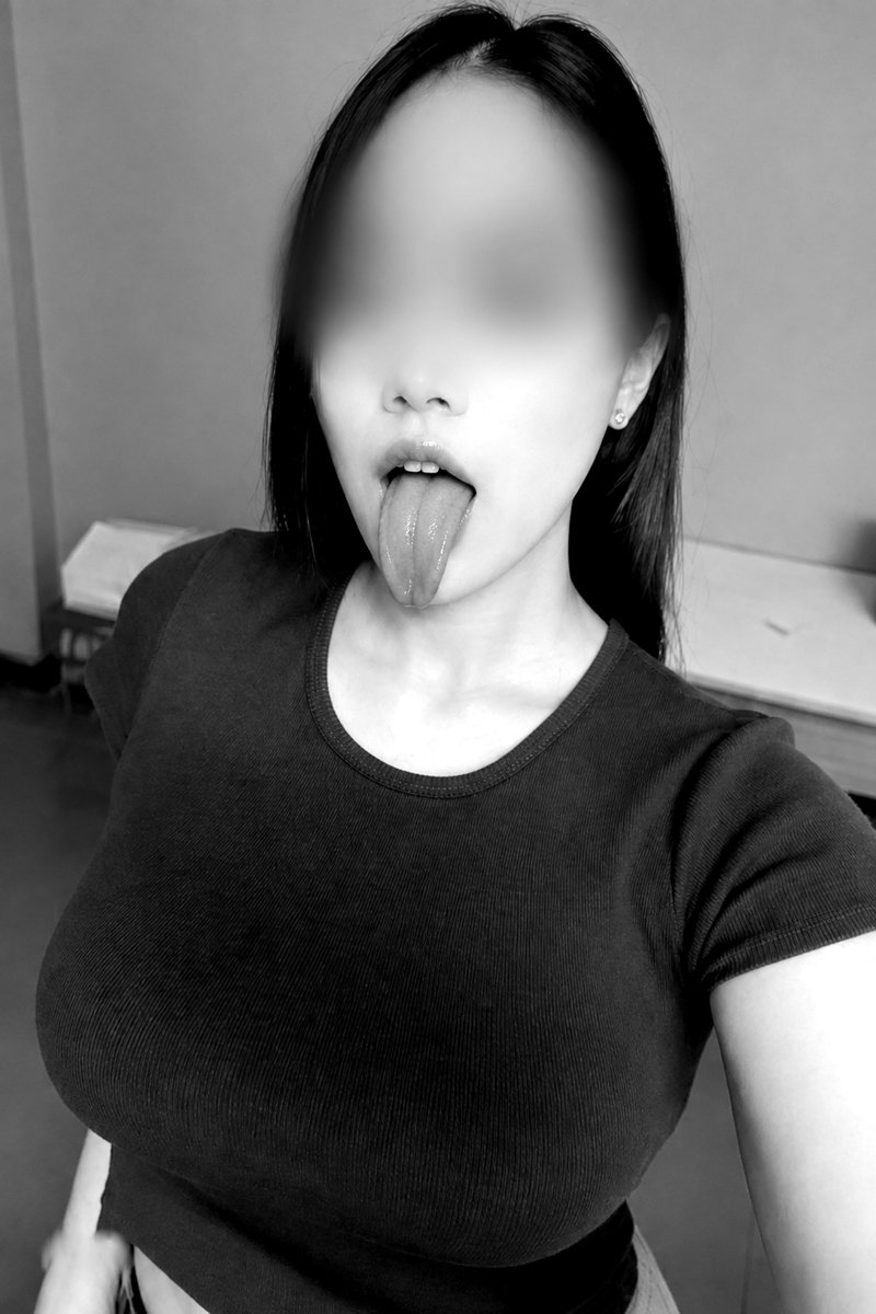 anpxn_tt's tweet photo. ขอน้ำหน่อยอ้วน🥵 https://t.co/owEARFEgSg