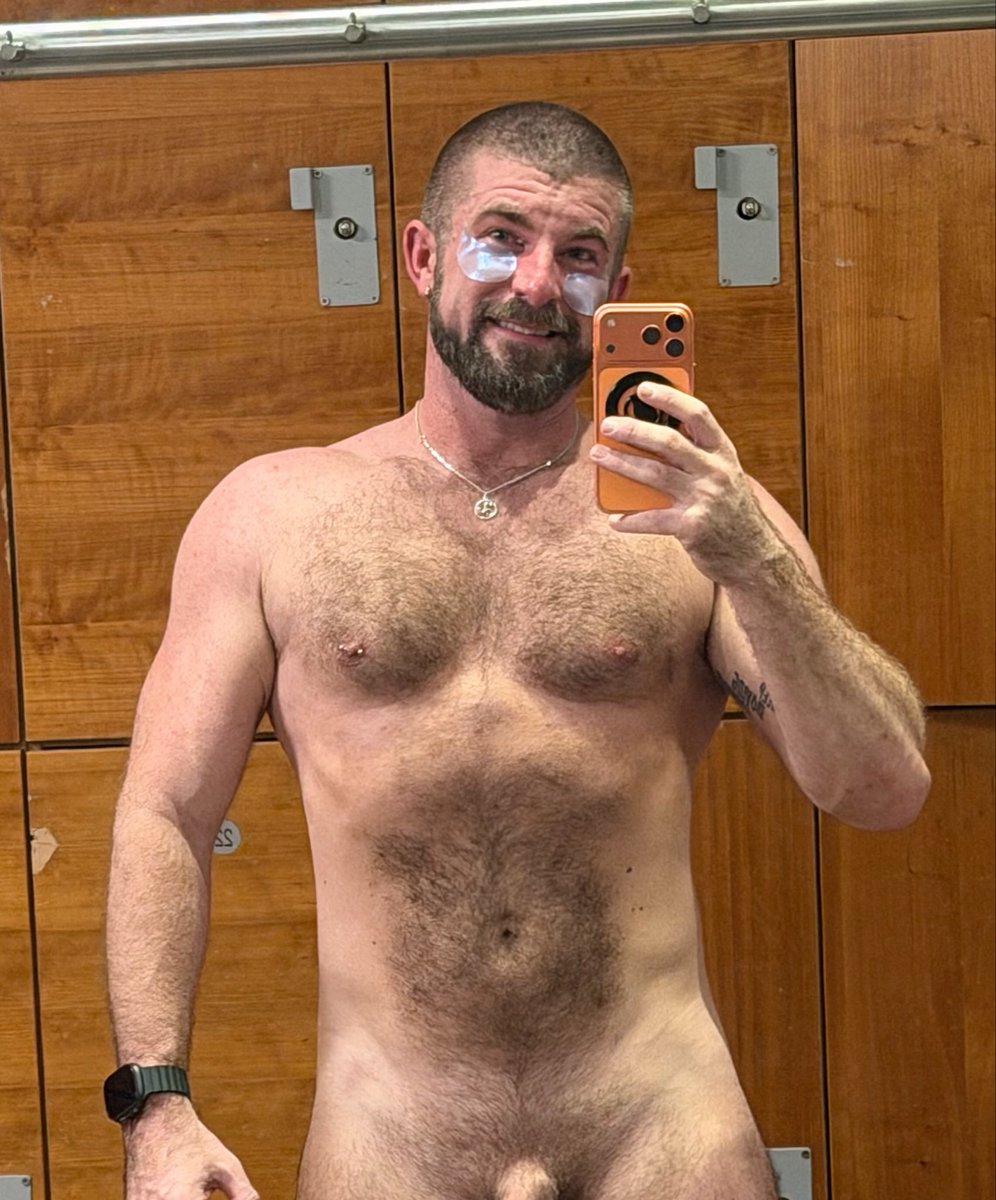 dansqueered's tweet photo. Post gym pamper. https://t.co/EvBYk2qymj