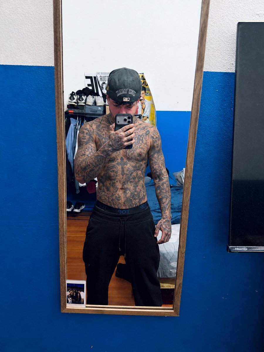 davxxxd99's tweet photo. me tatúo así y me les vuelvo un problema 🥵 https://t.co/tzIZ0m1l6h
