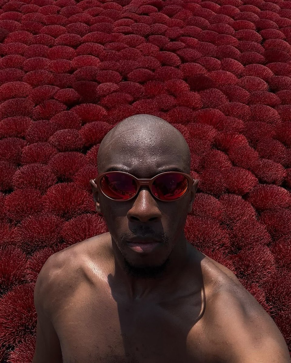 Complex's tweet photo. This guy only takes photos in the most unique locations 

📷 ndjolijean https://t.co/cGzcG56A5h