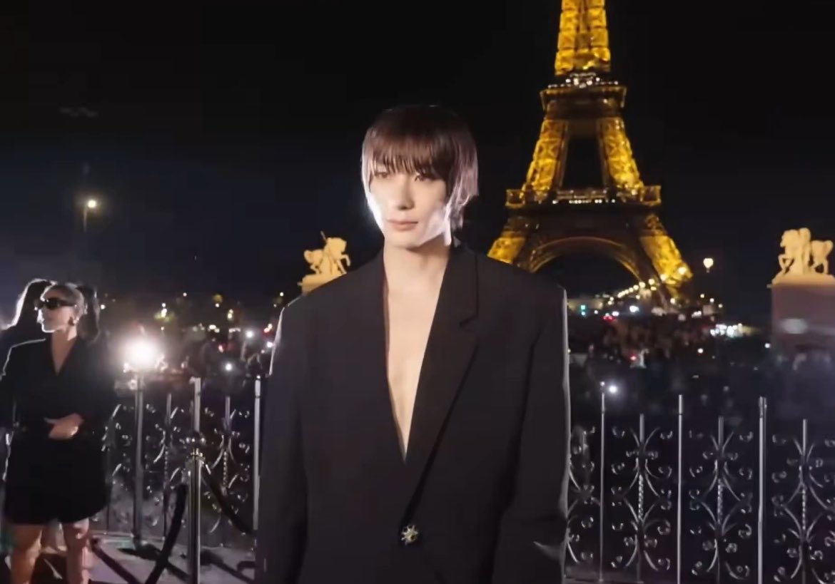 thebambiclub's tweet photo. เซ็ตงานสำหรับโชว์อำลาของ Anthony วันนี้ได้แรงบันดาลใจจาก Grand Salon Imperial Ballroom ของ InterContinental เพราะ Saint Laurent เคยใช้จัดโชว์กูตูร์อะ งานมันทึ่ง ตะลึงจนรู้สึกดีมากๆ ที่แอนตันได้รับโอกาสนี้อะ ถือเป็นประสบการณ์ที่ดีครั้งนึงของน้องเลย🥺 https://t.co/XftBGRUUDO