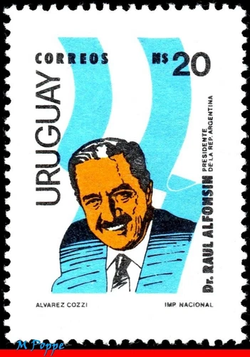 REAndradeOk's tweet photo. Un día como hoy de 1986, hace 40 años, la Dirección Nacional de Correos de la República Oriental del Uruguay emitió una estampilla especial en homenaje al entonces presidente, Raúl Alfonsín, con un valor nominal de 20 pesos uruguayos https://t.co/mA2woedxO3