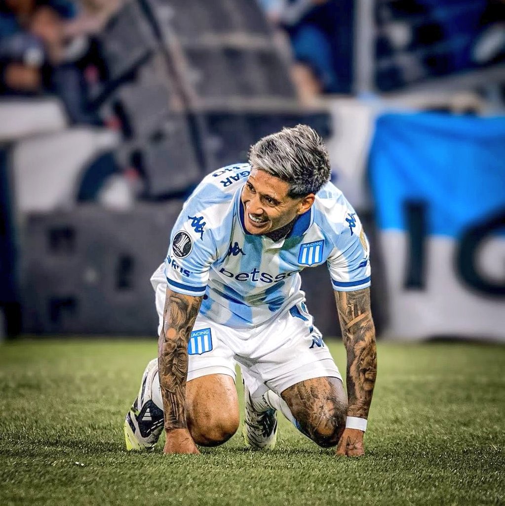 DavilaTomi's tweet photo. #Racing Parte Médico: 

Matías Zaracho presenta una distensión en el aductor derecho.

Marcos Rojo tiene un traumatismo con edema óseo en el platillo tibial interno de la rodilla derecha. https://t.co/sG8D4rr1lo