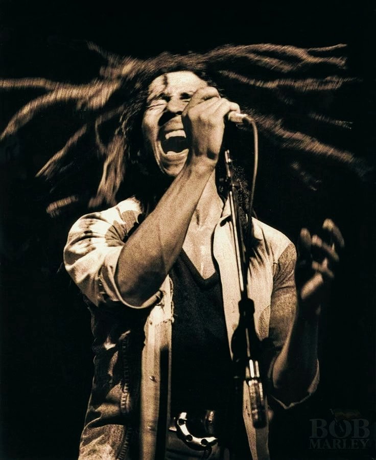 lunamarleygr's tweet photo. "Music is the only thing that doesn't hurt when it hits you."

➡️ Bob Marley 🎧 https://t.co/GxG5ECGLFa