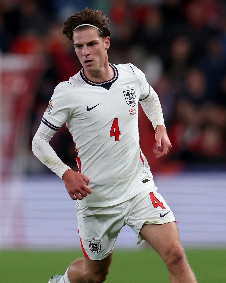 EuropaLeague's tweet photo. First England senior men's international appearance for Alex Scott 👏

#UEL | @afcbournemouth https://t.co/nWxEsH4oMg