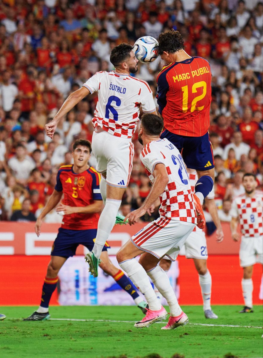 LigaFootbal's tweet photo. 🏁 TERMINÉ !

🇪🇸 L’Espagne s’impose largement 4-1 face à la Croatie en Ligue des Nations.

⚽️ Yamal x2
⚽️ Marc Pubill
⚽️ Nico Williams

Une victoire maîtrisée de la Roja ! 🇪🇸🔥

#VamosEspaña | #NationsLeague https://t.co/ly2QTIN6ps