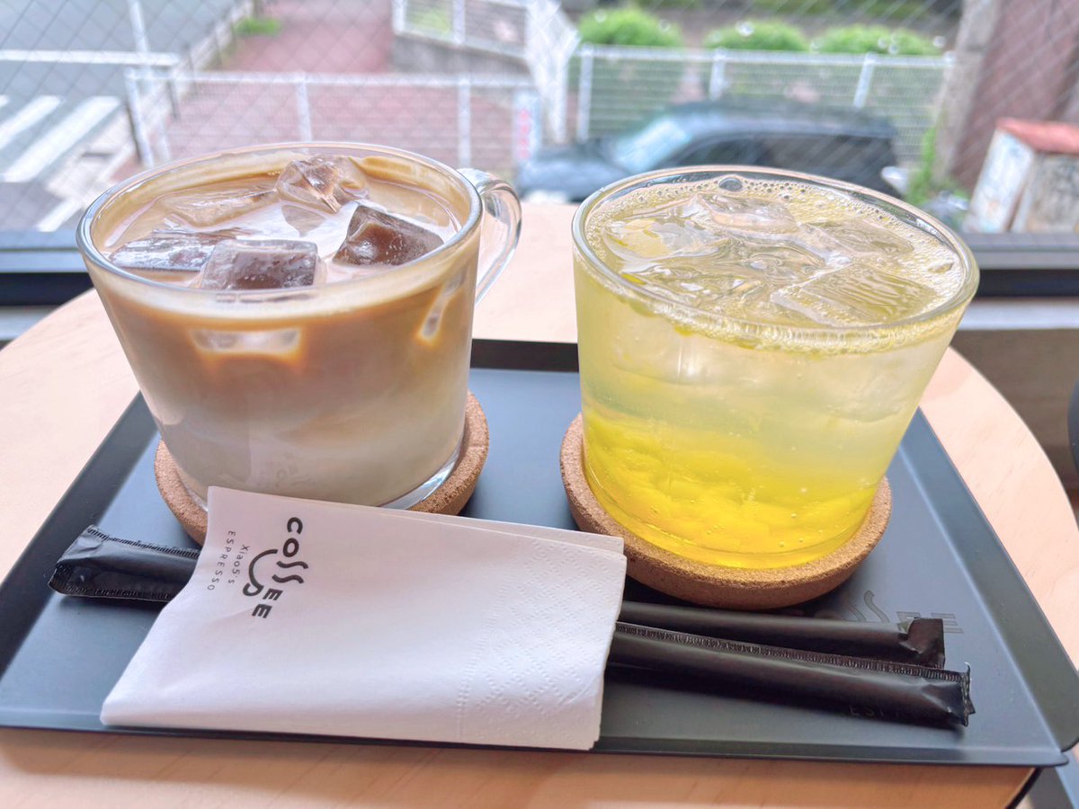 pine_cas07's tweet photo. あっとほぉーむカフェ大阪本店にご帰宅する人におすすめしたいカフェ☕️
「Xiao5‘s Espresso」

ドリンク1杯注文すると本格的なタロット占いもしてもらえる🔮
色々見てもらったけど当たってること多くて普通にびっくりした😳
「え、なんで分かるん？」ってなるようなことまで言われておもろかった😂

スタッフさんもめっちゃ話しやすいし、店内もおしゃれで居心地よかった◎

ちなみに恋愛運を見てもらった結果、
「理想が高いから現実見ろ」
って言われました。はい。

📍大阪市浪速区日本橋東3丁目7-21