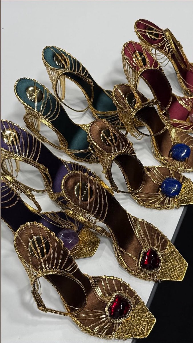 HOMMEALONE's tweet photo. The Gold Saint Laurent Spring 2027 heels designed by Corrado De Biase https://t.co/VRJ6ufGBQZ