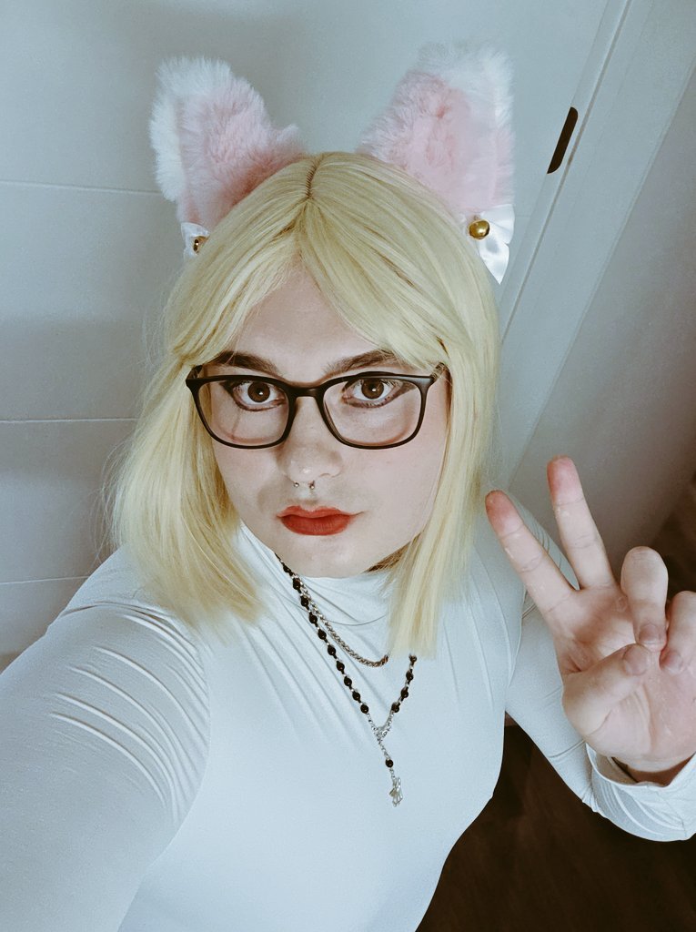 Goonnettefilth's tweet photo. Out for a stroll you like??? 
#goon #crossdresser #femboy #transgirl https://t.co/DwaxIj0x4g