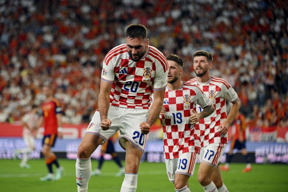 CroatianSoccer's tweet photo. 🇭🇷🇪🇸 Spain defeat Croatia 4-1 in Nations League

But don’t you worry, Bilić rolled out a C-squad against the World Cup champs consisting of Pongračić, Smolčić & Mišić. Modrić and Baturina did not start. 

Unpopular opinion: this was a “throw away” game to keep the Vatreni fresh for two huge matches this week against England and Spain on Croatian soil. 

October 3rd: vs. 🏴󠁧󠁢󠁥󠁮󠁧󠁿England in Rijeka
October 6th: vs. 🇪🇸Spain in Split

Big props to Beljo on his goal which made things interesting for a few minutes in the 1st half. The Dinamo striker has been on absolute FIRE this season!
