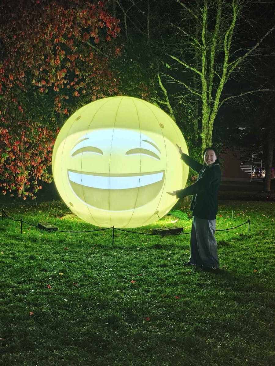 ClwnedOn's tweet photo. Found a big fucken globe LOL:DD https://t.co/EfSBOgT8eg