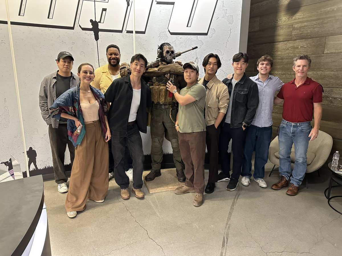 shawnhats's tweet photo. shawn hatosy visited the infinity ward studios today as part of cod modern warfare 4 campaign https://t.co/vW8BxlRDaH