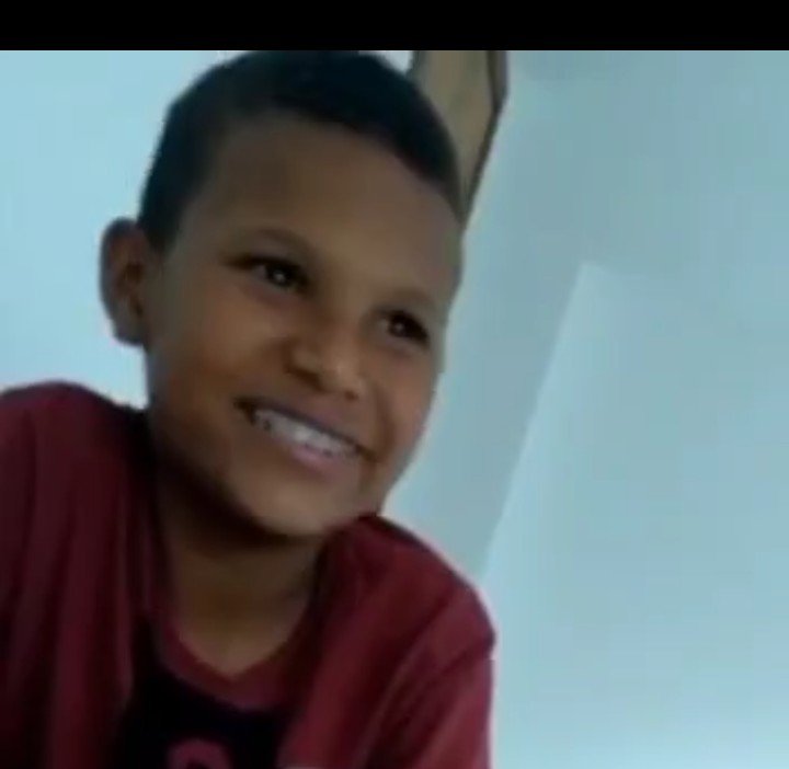 Lucasy76206's tweet photo. Alguém tem esse vídeo https://t.co/r8Ok7bANjp