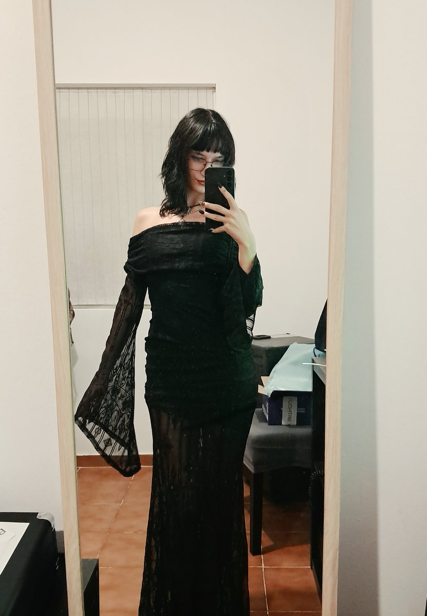 Carooll203's tweet photo. Por fin tengo EL VESTIDO AAAAAAA https://t.co/UZKs8VvvTF