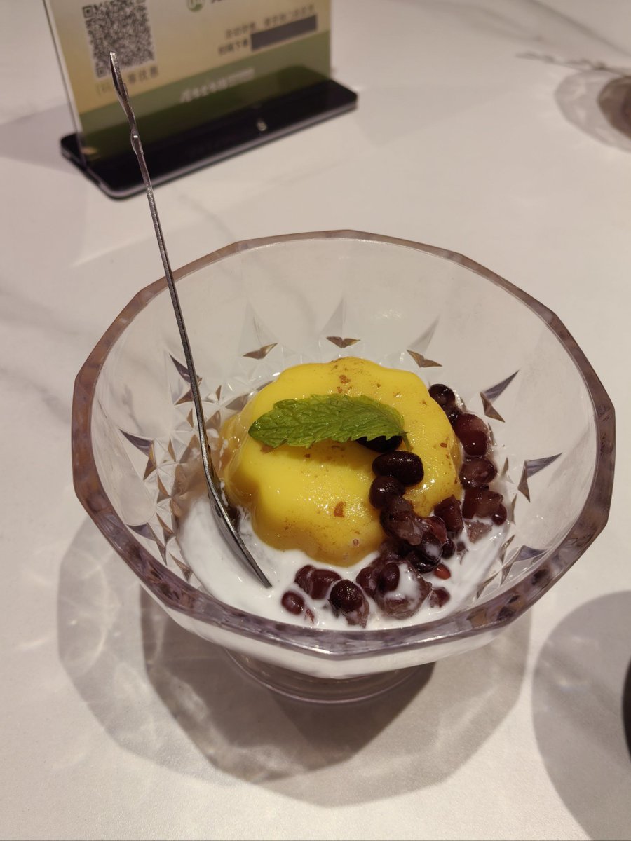 Miftach46142345's tweet photo. Just learned that 附莱偕 makes the best homemade honey lemon tea in town! Grabbed a cup on my way out and it’s absolute perfection—warm, zingy, and so cozy. https://t.co/JJcvgvJyjf