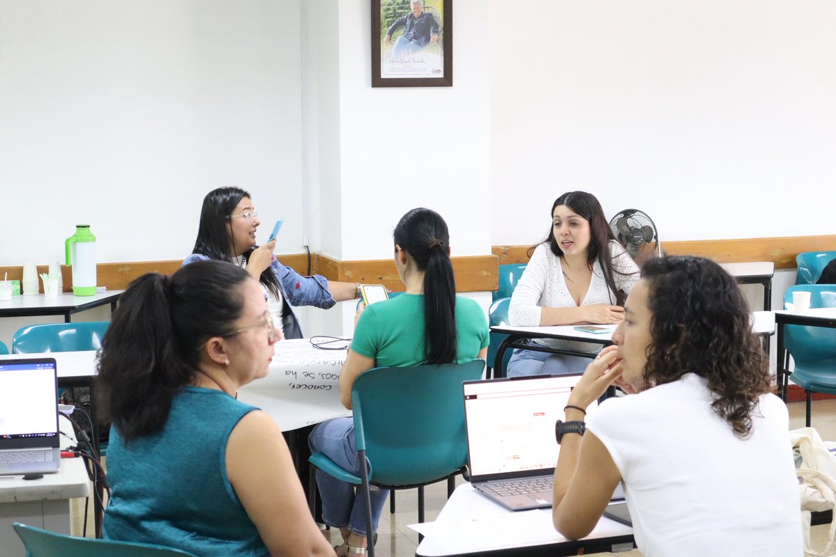 ENSColombia's tweet photo. En el marco del acuerdo de trabajo conjunto entre la ISP y la ENS, realizamos un taller con la Red de Hogares Infantiles para revisar avances, identificar oportunidades de mejora y fortalecer su Plan de Crecimiento.

✊ Seguimos construyendo una organización sindical más fuerte. https://t.co/lnEPDjG4MD