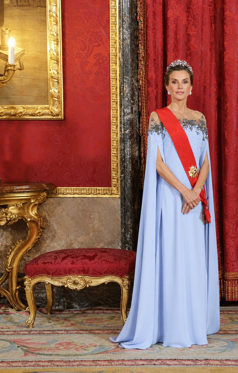SDelosReyesR's tweet photo. La Reina de España. https://t.co/re5mzxFBR4