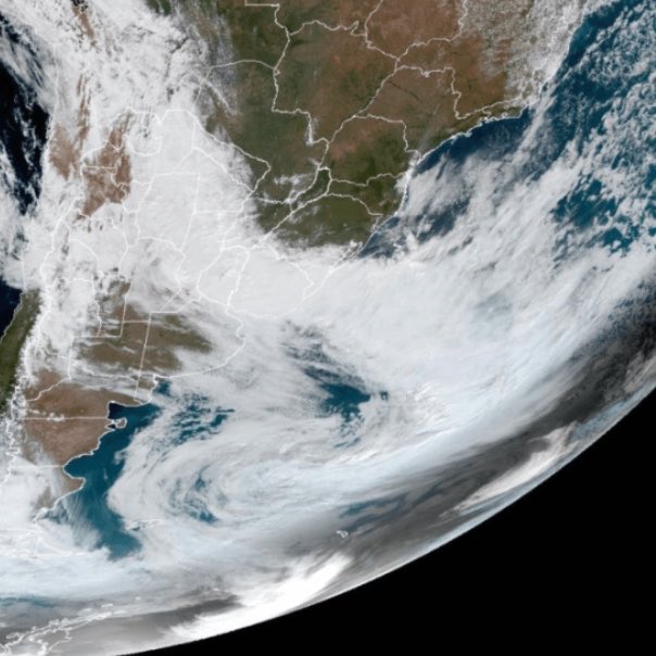 choquei's tweet photo. ���VEJA: Nova frente fria e ciclone extratropical se formam no Sul do Brasil. https://t.co/yRkVAnv6Cs