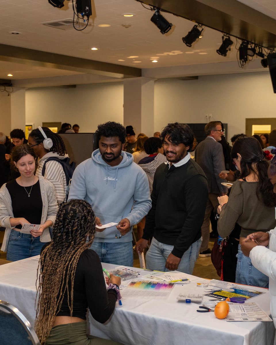 RegisCollege_MA's tweet photo. Regis College participates in Fresh Check Day as part of the tools and information needed to make positive health and lifestyle decisions. Take care of your mental health and reach out if you need help, whether that's to our on-campus counseling center or another resource. https://t.co/p9OahTRmzc