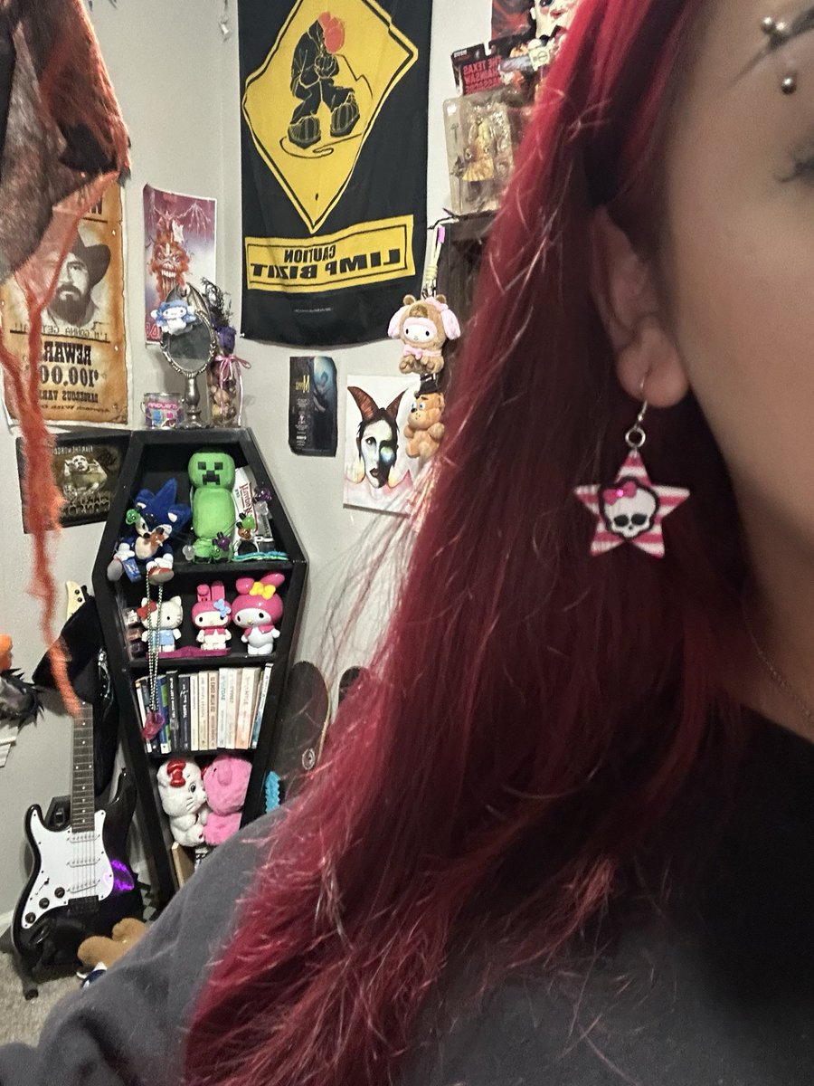 nevluvsuu's tweet photo. his gma knows ball giving me these ADORABLE earrings :3 https://t.co/XpGtb9Ki4s