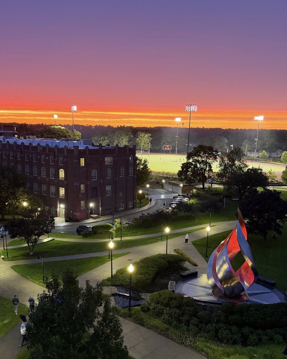 ProvidenceCol's tweet photo. 🌅 The calm before the storm.

Thanks for tagging us in your stunning sunset photos, Friars! Keep ’em coming — tag @ProvidenceCol on X or send your favorite campus shots to social@providence.edu. 🤍🖤 https://t.co/HASmyXaRaD