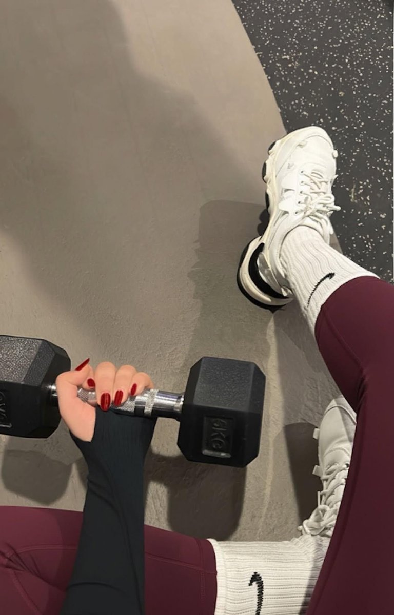 thesinemw's tweet photo. Spor çok yordu beni bugün bi masaj çok iyi gelirdi https://t.co/jSEN80gYoW