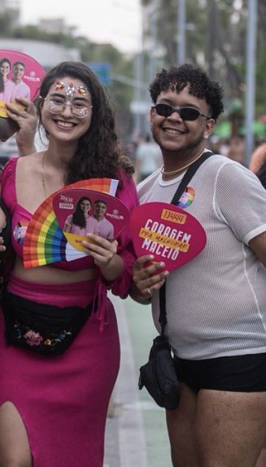littlejordd's tweet photo. mostro essas fotos sempre q me perguntam em quem eu vou votar pra estadual https://t.co/83vuAmZBB2
