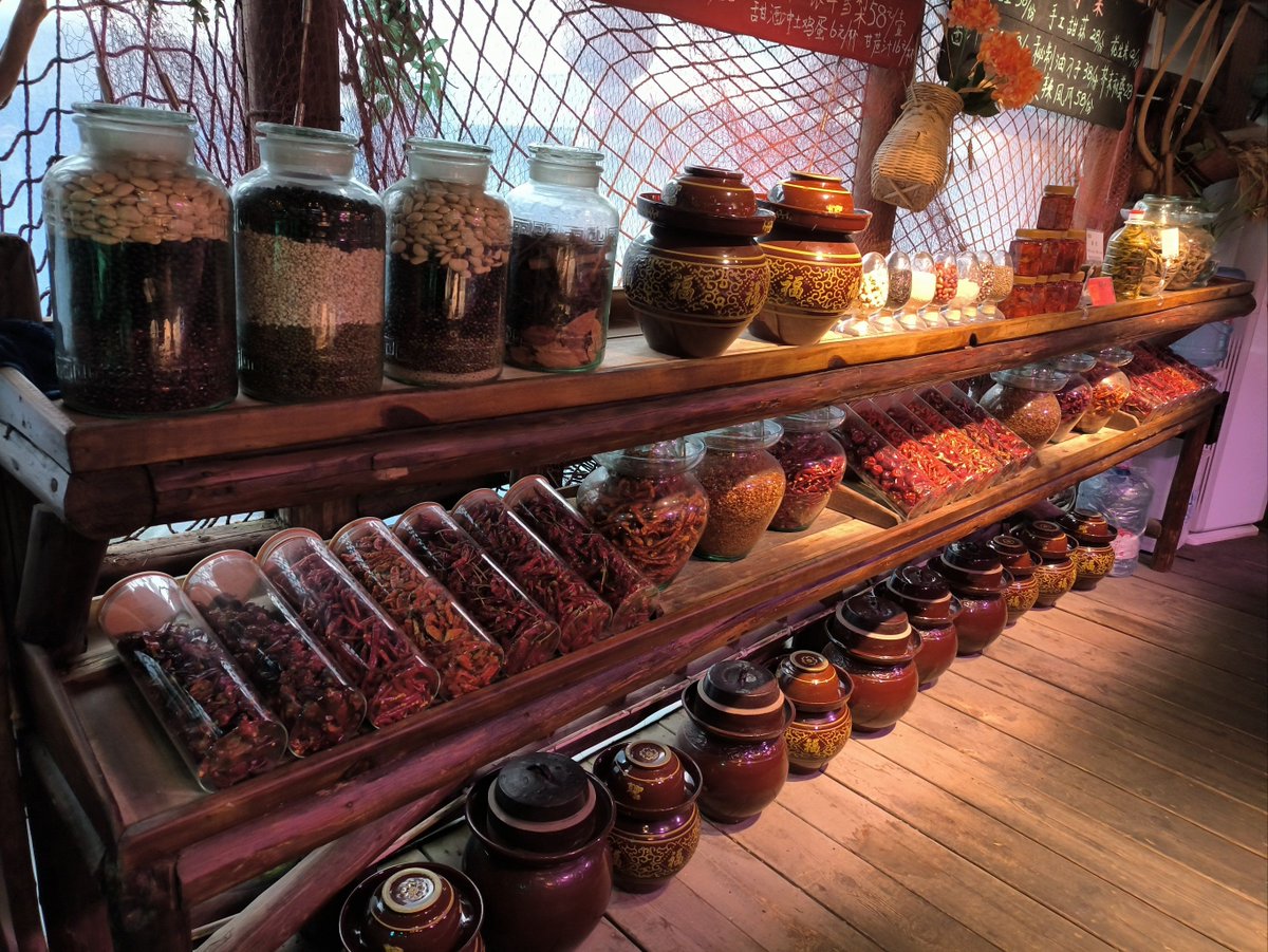 a1lyndgRBp4MMTe's tweet photo. [Today’s street food hit: Tǔcài (fermented vegetables) and sun-dried dishes from the local market—flavor packed and totally worth it!]， https://t.co/lY4hfXGufS