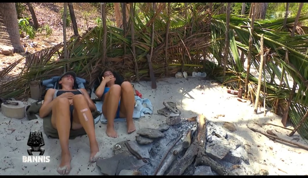 NewsReactLive's tweet photo. L'ile du FC Bronzette qui refait son retour. #KohLanta https://t.co/F7fWs22Y2D