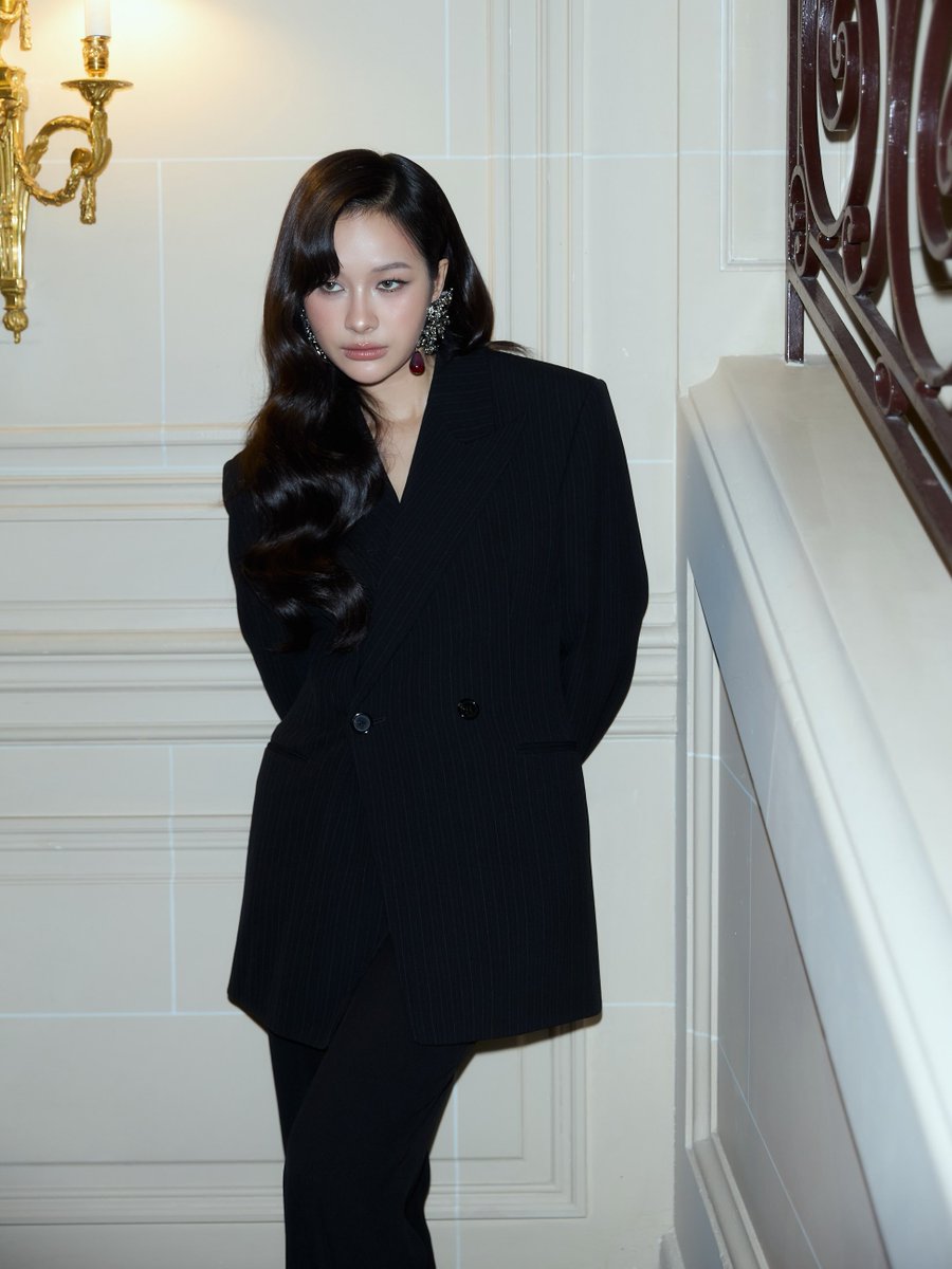 MilkLoveTH's tweet photo. [Post IG Update] @ panly.v ( 300926 )

🔗 : https://t.co/zwKtIYRt0Z

🖤

MILK PANSA SHINE PFWSS27
#YSLxMilkPansa
#SaintLaurentSS27
#MilkPansa
#PFW #YSL 
#YvesSaintLaurent https://t.co/QkckJN4QPJ
