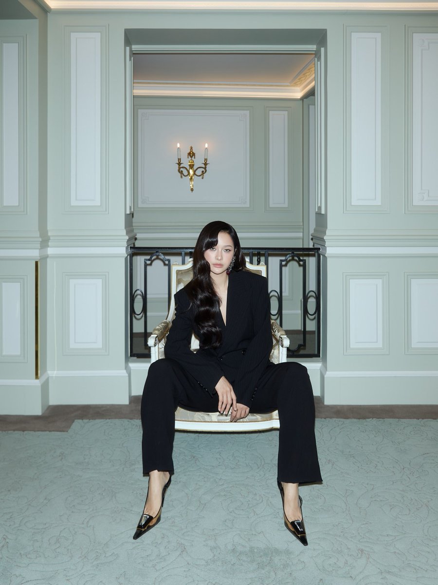 MilkLoveTH's tweet photo. [Post IG Update] @ panly.v ( 300926 )

🔗 : https://t.co/zwKtIYRt0Z

🖤

MILK PANSA SHINE PFWSS27
#YSLxMilkPansa
#SaintLaurentSS27
#MilkPansa
#PFW #YSL 
#YvesSaintLaurent https://t.co/QkckJN4QPJ