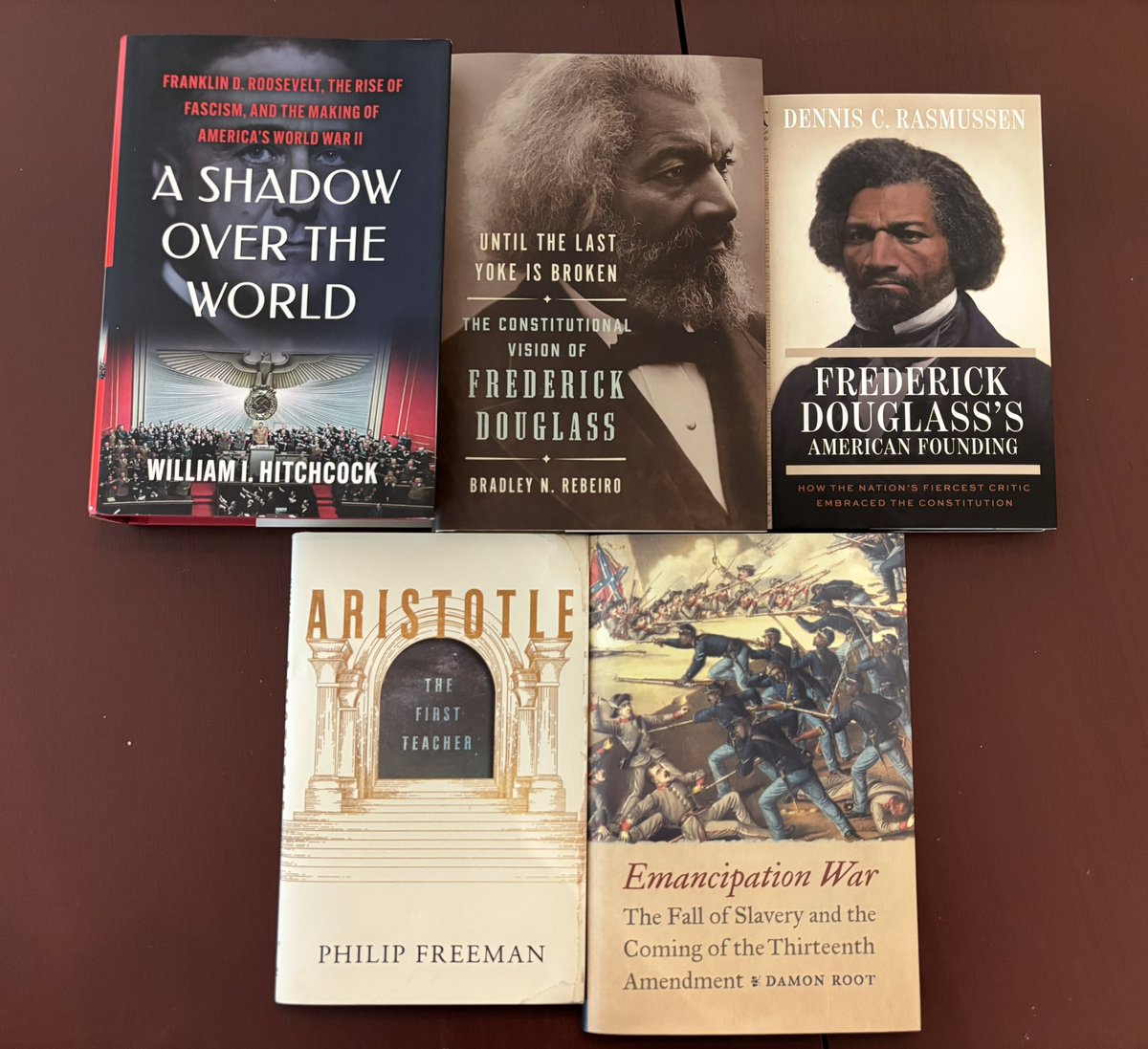 TWilliamsAuthor's tweet photo. Today’s book haul is pretty spectacular! 📚
Interviewing the authors on Frederick Douglass later this fall for my .@BRInstitute #ScholarTalks podcast!
.@PrincetonUPress .@Harvard_Press .@PotomacBooks .@damonroot .@SimonBooks .@yalepress https://t.co/dRRw4NaGfh