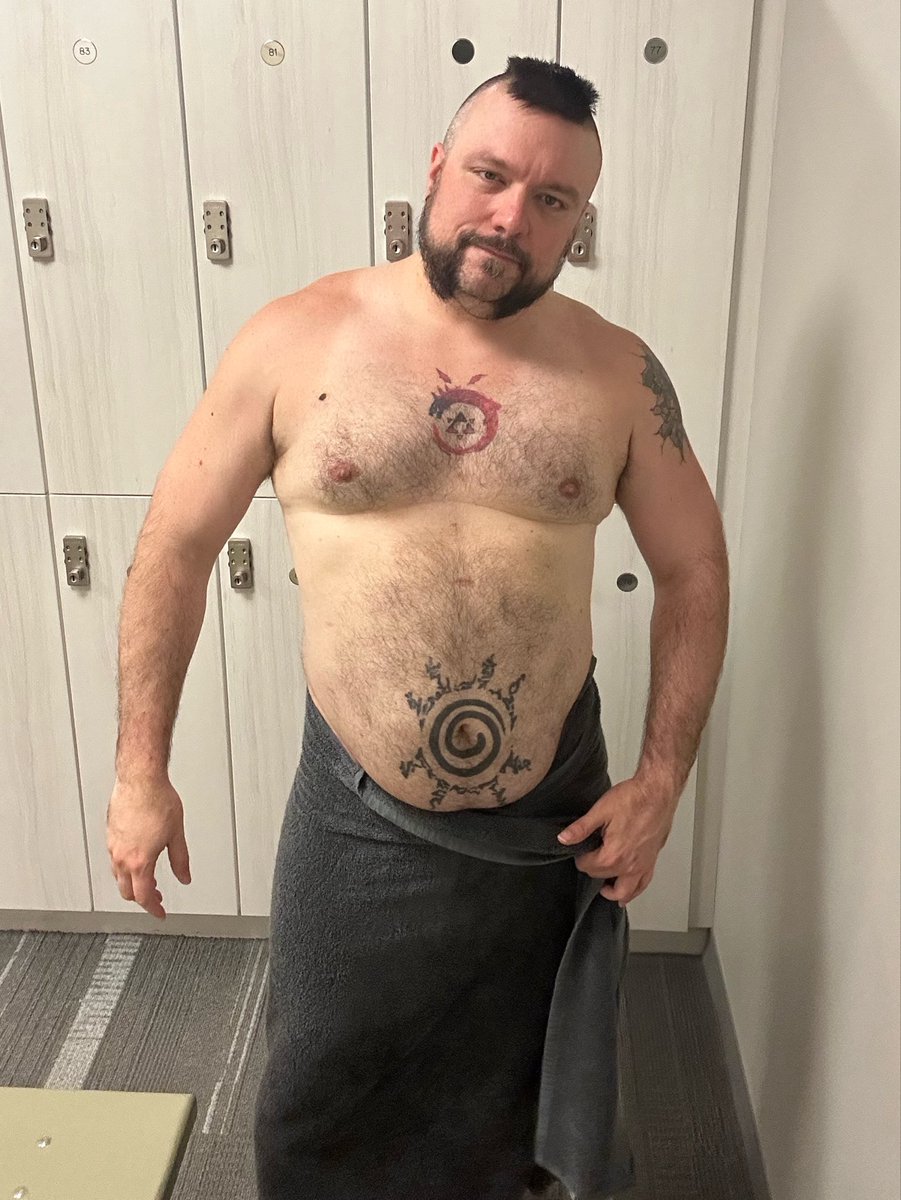 DakotahPXXX's tweet photo. Happy #tummytuesday pigs https://t.co/7T3JQyOuH1