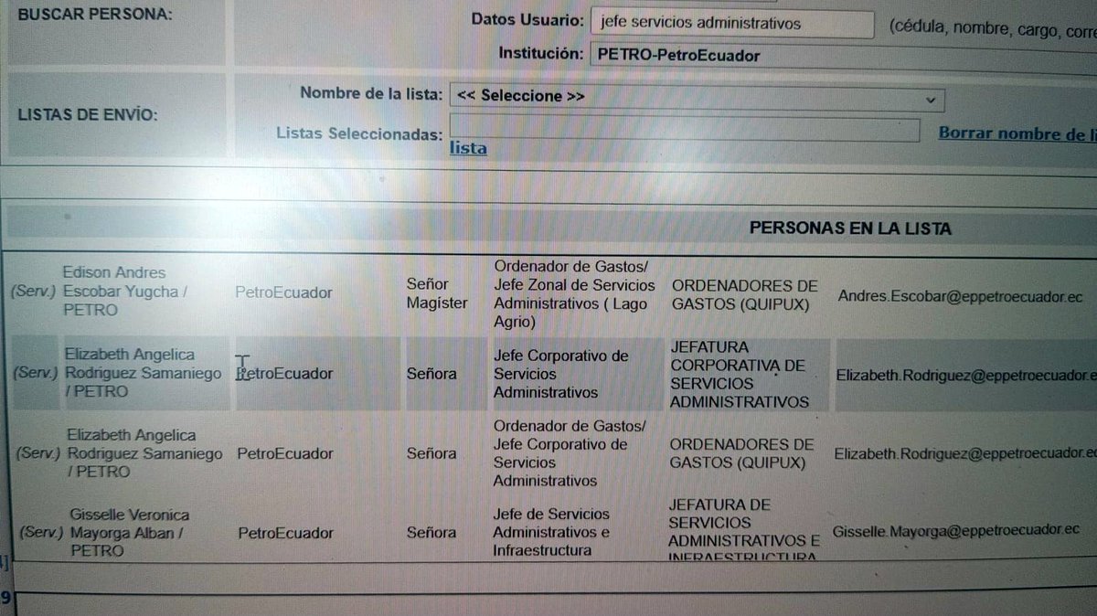 CarlaMaldonadoP's tweet photo. Convocatoria laboral en @EPPetroecuador, ¿será un concurso dirigido para las funcionarias que ya ocupan las jefaturas?

Hay un concurso abierto para ocupar seis cargos: 5 jefaturas y una analista de inventario  (Ver publicidad) en la Subgerencia de Planificación y Gestión de Control y en la Subgerencia de Logística y Abastecimiento de Petroecuador. Han participado más de 200 personas, pero ojalá ganen los mejores, no las que ya ocupan esas jefaturas. 

¿Acaso no hay funcionarios capacitados en Petroecuador? En la estatal petrolera hay un total de 60 funcionarios en comisión de servicios que han llegado de otras instituciones del Estado.

Les contamos quiénes están en esas jefaturas: tres de la CNT; dos de ministerios; una de Petroecuador, Esmeraldas.

1.Ghyslaine Guitiérrez Cedillo, llegó en comisión de servicios de la CNT, "es esposa de Pedro Rodríguez, hombre influyente en el CNEL", dice una fuente de Petroecuador. Ella es Jefe de Importaciones en Petroecuador.

2.Felida Medina Espinosa llegó en comisión de servicios de la CNT. "Ha sido cuestionada por fuga de información de la Gerencia General del CNT", señala la fuente. En Petroecuador, ella es Jefe de Gestión Documental y de Archivo.

3.Elizabeth Rodríguez Samaniego llegó en comisión de servicios del Ministerio de Salud, Guayaquil. Es Jefe Corporativa de Servicios Administrativos.

4.Gisella Mayorga Albán, también, llegó en comisión de servicios de la CNT. En Petroecuador es Jefe de Servicios Administrativos e Infraestructura.

5.María Fernanda Cifuentes García, quien llegó en comisión de servicios del Ministerio de Turismo, que está fusionado con el Ministerio de la Producción. "A ella le cuestionaron en Producción por convenios con BanEcuador", explica la fuente. En Petroecuador es Jefe de Compras Locales.

6.Alba Saavedra Sierra llegó de la estatal petrolera de Esmeraldas. En Quito, en cambio, es Jefe de Contratos.

@MinTrabajoEc debe hacer un seguimiento especial a estos concursos para que sean limpios y ganen los más capacitados.

Fuente: Petroecuador, 2026.

Video: CapCut.