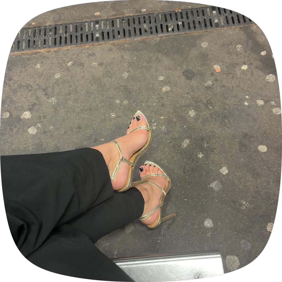 steph_ldn555's tweet photo. Some new heels for tonight https://t.co/vtQxRzhZaT