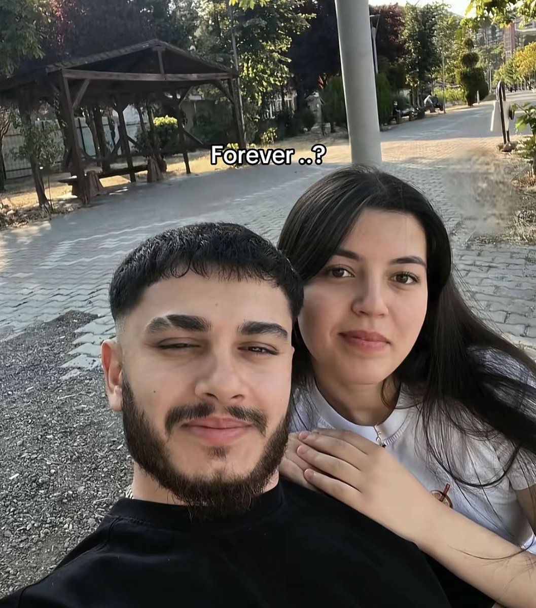 grvmme's tweet photo. 🥹🥹🥹 il est resté avec sa femme mashaAllah 

(il a fait un accident bourré avec elle en passager) https://t.co/zjcGnK6PeJ