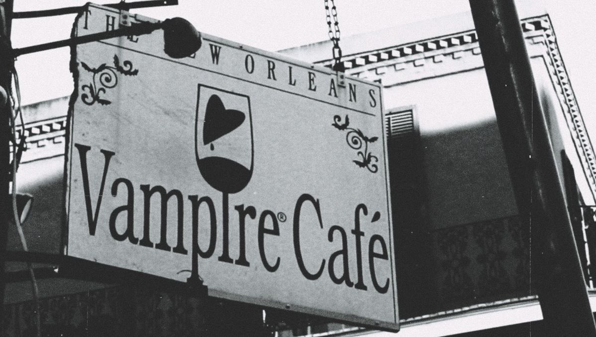 urgoregff's tweet photo. date here ? 🩸🦇🖤 https://t.co/Um2KbvCdRH