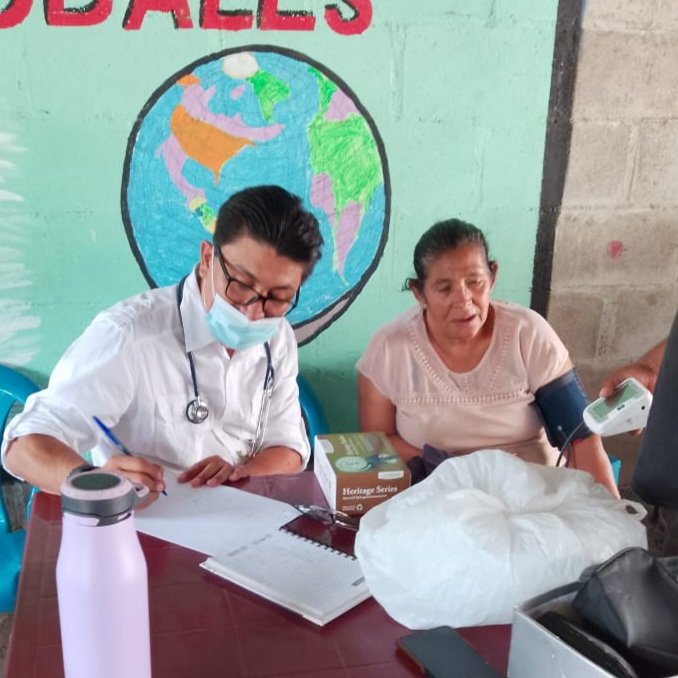 BitcoinSmiles's tweet photo. During the day, we received significant support from Dr. Salazar regarding the diagnosis & systemic assessment of all our new patients, particularly geriatric ones. We also implemented our #SALUDprotocol, which ensures the integrity of patient identity & medical data management. https://t.co/7ZLDpN15DX