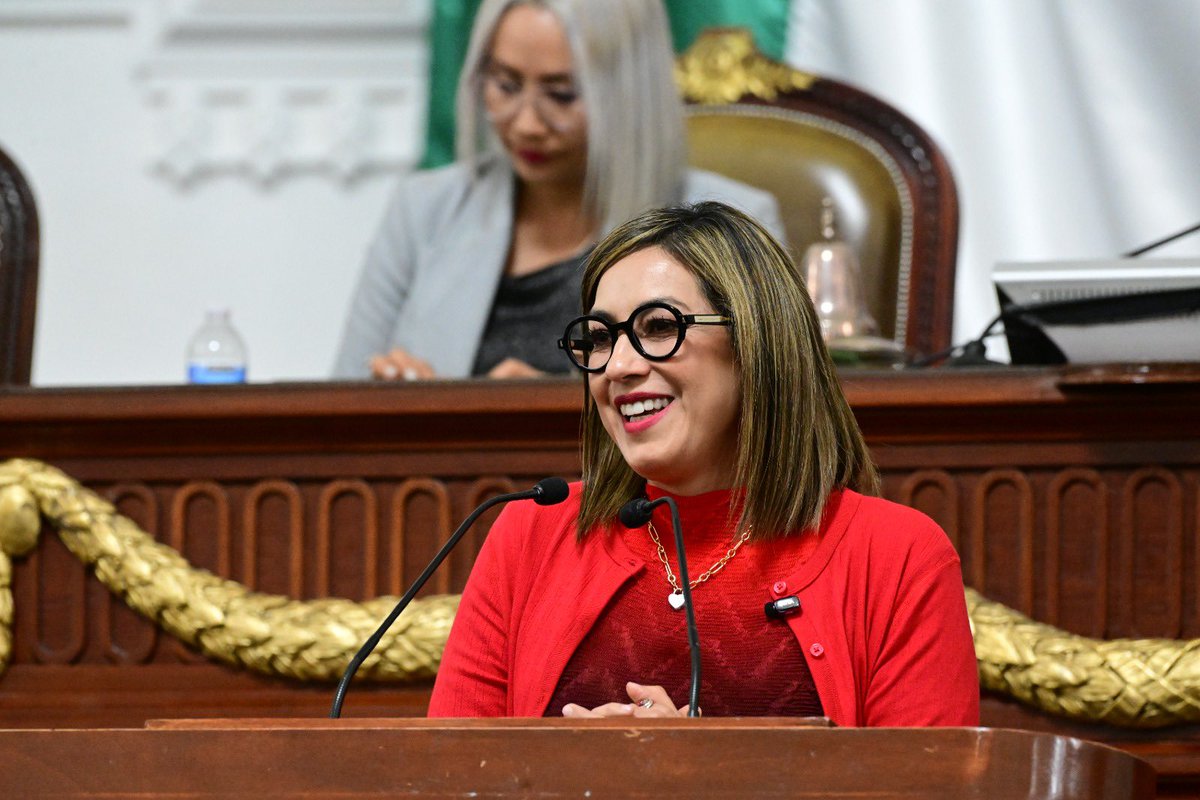 jguerreromaya's tweet photo. 🏛️ Hace unos meses impulsé una nueva forma de conmemorar el 12 de octubre, poniendo en alto la resistencia, la dignidad y la lucha contra el racismo.🖐🏽✊🏿

Hoy damos un paso diferente: que cada 12 de octubre los edificios públicos de nuestra Ciudad se iluminen de rojo, como símbolo de fuerza, memoria y resistencia.❤️

🫱🏽‍🫲🏿Gracias por el acompañamiento a @Racismo_MX, @CumbreAfro y Pachanga Antirracista por sumarse a esta iniciativa y trabajar por una sociedad más justa y libre de discriminación.