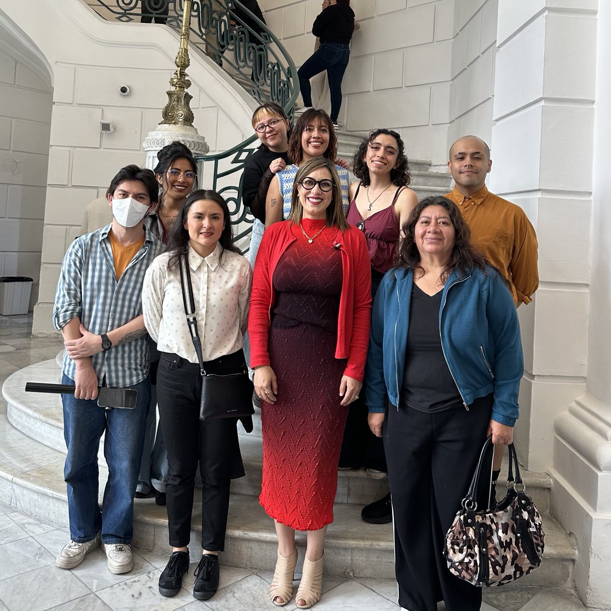 jguerreromaya's tweet photo. 🏛️ Hace unos meses impulsé una nueva forma de conmemorar el 12 de octubre, poniendo en alto la resistencia, la dignidad y la lucha contra el racismo.🖐🏽✊🏿

Hoy damos un paso diferente: que cada 12 de octubre los edificios públicos de nuestra Ciudad se iluminen de rojo, como símbolo de fuerza, memoria y resistencia.❤️

🫱🏽‍🫲🏿Gracias por el acompañamiento a @Racismo_MX, @CumbreAfro y Pachanga Antirracista por sumarse a esta iniciativa y trabajar por una sociedad más justa y libre de discriminación.