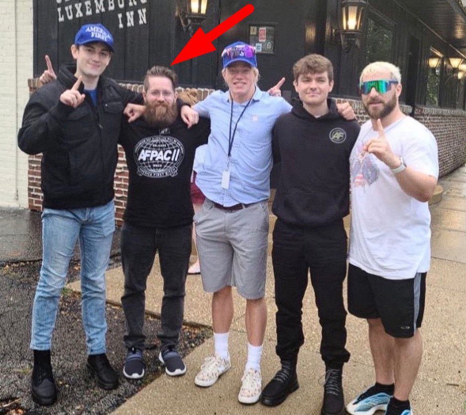 snizzlicker429's tweet photo. @sneakoforever Nick is shorter than 5’9” and Beardson Beardly (2nd from left) is even shorter than Nick 🤣 https://t.co/8aaoe6R49R