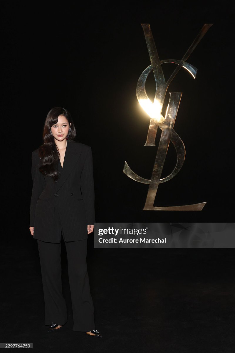 INFINITYENTTH's tweet photo. สวย หรู สำหรับสาว ‘มิ้ลค์ พรรษา วอสเบียน’ @panlyyy Saint Laurent Brand Ambassador @YSL ขณะเข้าร่วมชม Saint Laurent Women's Summer 2027 Show by Anthony Vaccarello at Paris Fashion Week ที่ผ่านมา 

MILK PANSA SHINE PFWSS27

#YSLxMilkPansa 
#SaintLaurentSS27
#MilkPansa #YSL
#PFW #YvesSaintLaurent