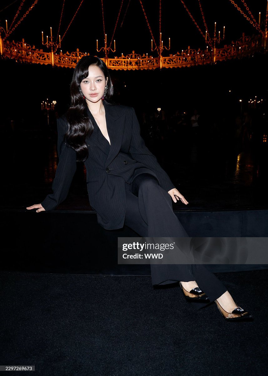 INFINITYENTTH's tweet photo. สวย หรู สำหรับสาว ‘มิ้ลค์ พรรษา วอสเบียน’ @panlyyy Saint Laurent Brand Ambassador @YSL ขณะเข้าร่วมชม Saint Laurent Women's Summer 2027 Show by Anthony Vaccarello at Paris Fashion Week ที่ผ่านมา 

MILK PANSA SHINE PFWSS27

#YSLxMilkPansa 
#SaintLaurentSS27
#MilkPansa #YSL
#PFW #YvesSaintLaurent