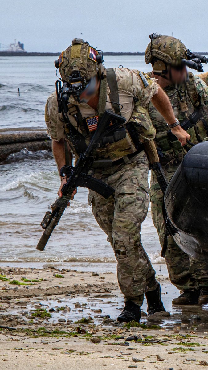 Remnantize's tweet photo. Navy SEALs https://t.co/W5pZPcOf1I