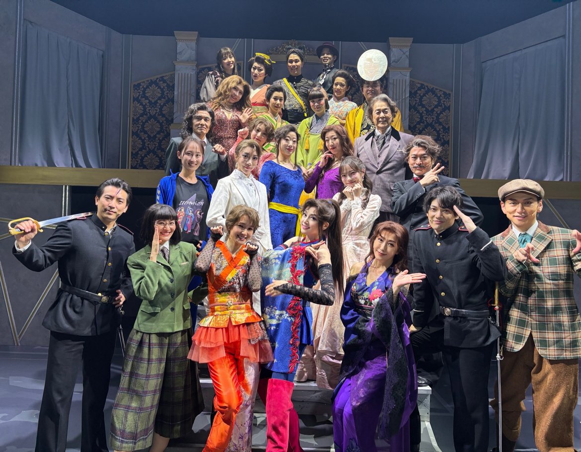 meijithecatseye's tweet photo. ㊗博多座 千穐楽🎊

舞台『#メイジザキャッツアイ』
本日、博多座公演の千穐楽を迎えました！
ご来場いただいた皆さま、ありがとうございました✨

👉次なる地は東京・ #明治座 🐈‍⬛💎
📅10月9日(土)～11月1日(日)

そして東京公演の後は、大阪・ #新歌舞伎座 へ🚅
引き続き、応援よろしくお願いします!! https://t.co/MTAX0Y4U6I
