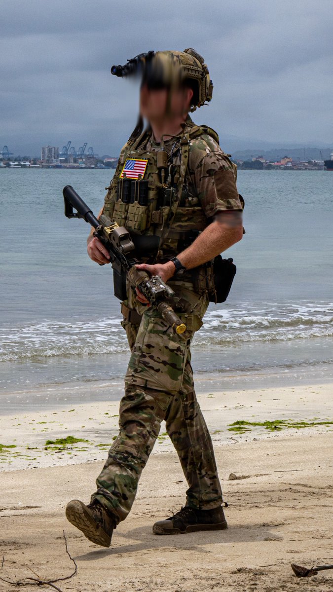 Remnantize's tweet photo. Navy SEALs https://t.co/W5pZPcOf1I