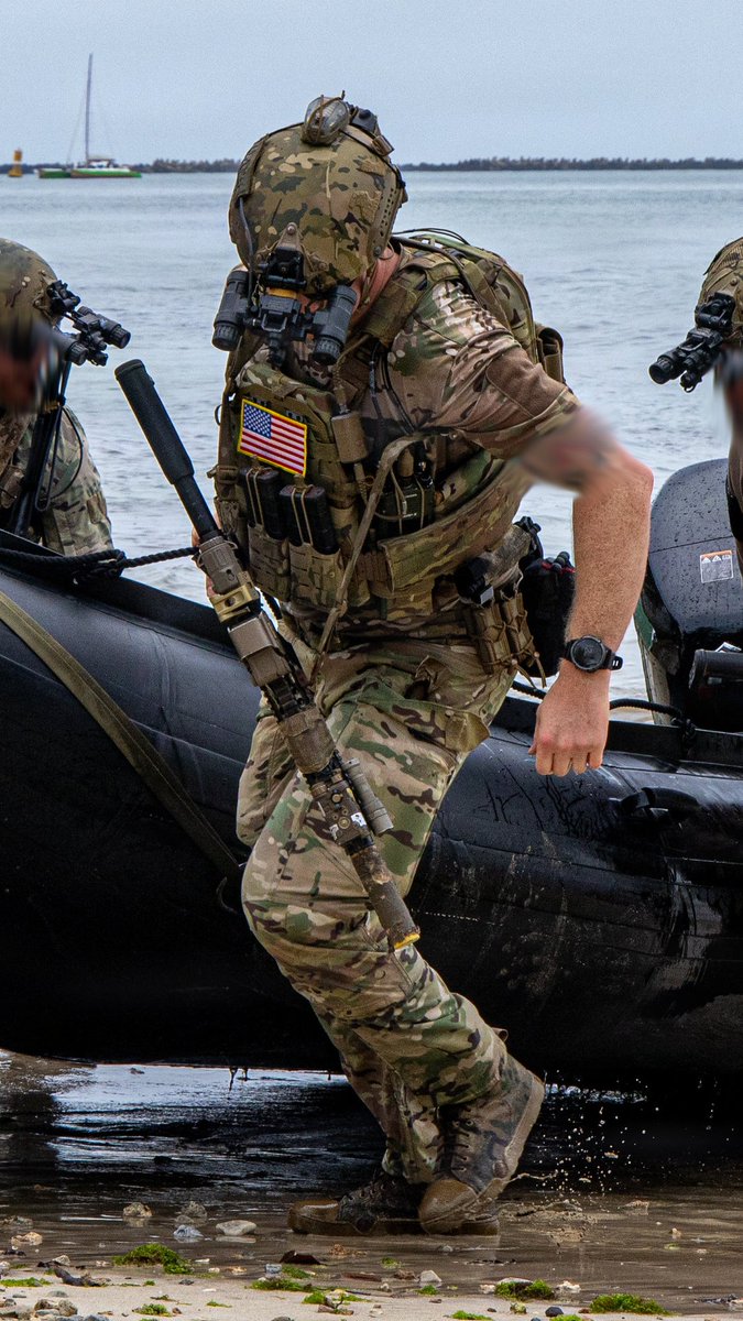 Remnantize's tweet photo. Navy SEALs https://t.co/W5pZPcOf1I