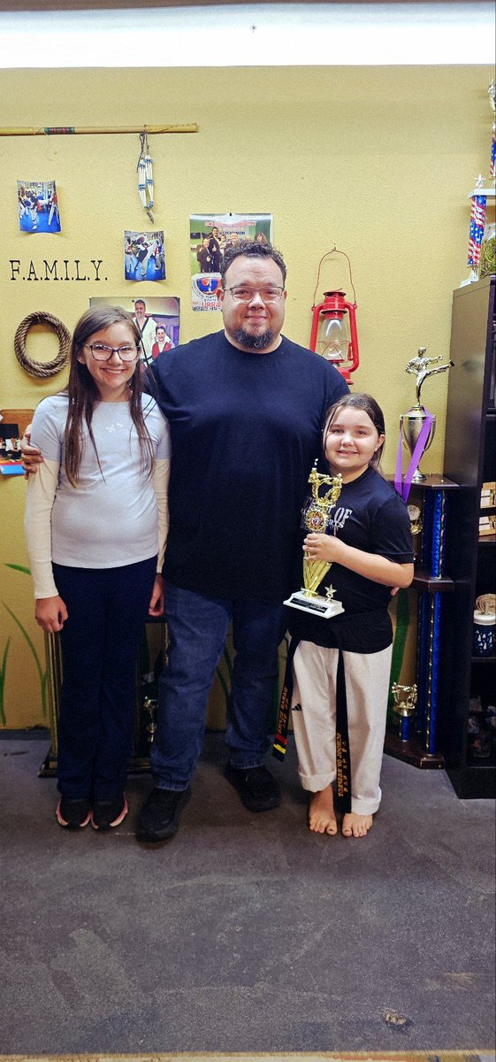 SCHOOLOFRESPECT's tweet photo. At the School of Respect, students are awarded for respect and discipline at home. It is an obvious part of any martial arts curriculum to expect the most out of yourself. The School is family focused and believes that earning a Black Belt starts at home no matter what age! https://t.co/vW8oyQ8pZv