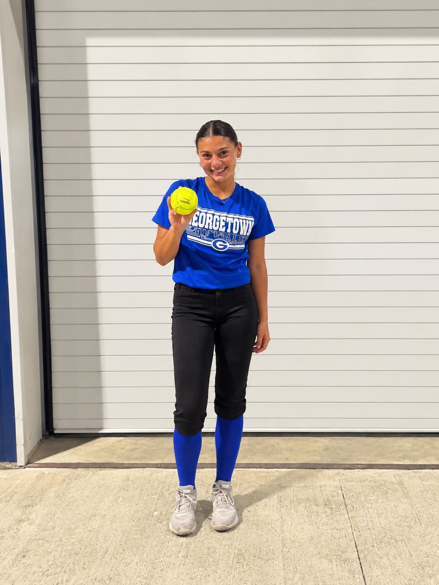 EFND_Softball's tweet photo. Freshman Adryn Bertling put us on the board with a BIG 3-run bomb! 💣🔥 And to make it even more special, it was her first home run! 🙌 💪💥 https://t.co/tAcbW9F2fI